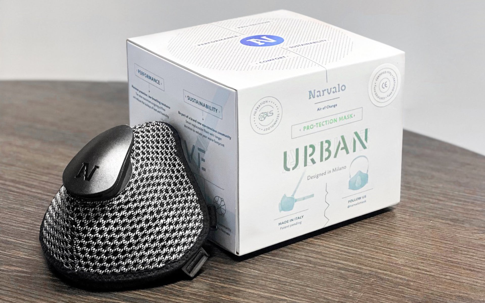 packaging urban mask and the mask on a table